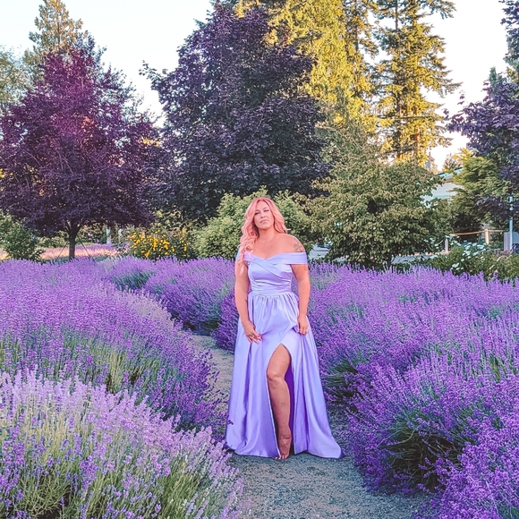 Lilac off shoulder ballgown, size 8. Corset back. - Picture 2 of 2